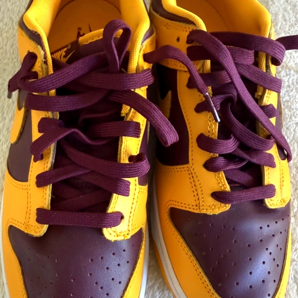 Nike  Dunk Arizona State Men's Sneakers in Yellow and Burgundy